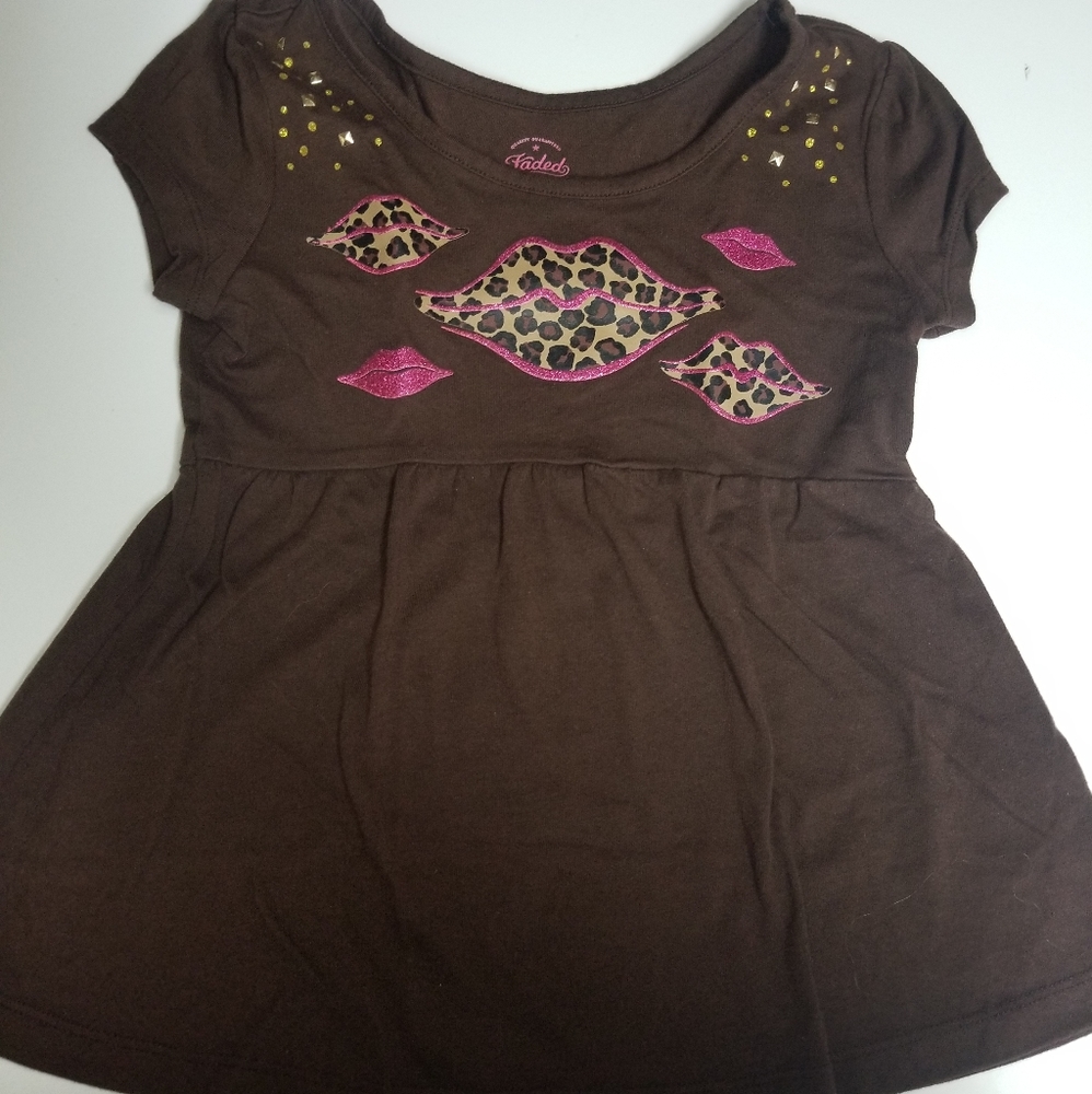 Faded Glory girls top, cheetah lips
